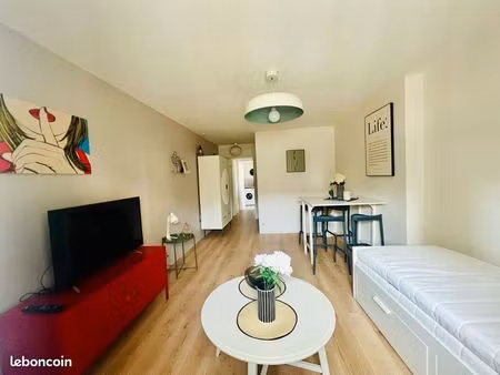 à louer studio entièrement meublé en centre-ville de poitiers