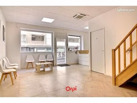 commerce santé 77 m²
