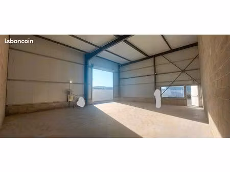 local industriel / stockage / activité 138m² (peyrolles) - 1.000 ht