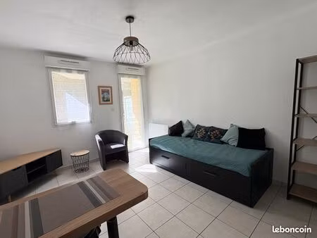 studio meublé/équipé - 24 m² - avec terrasse et parking privatif