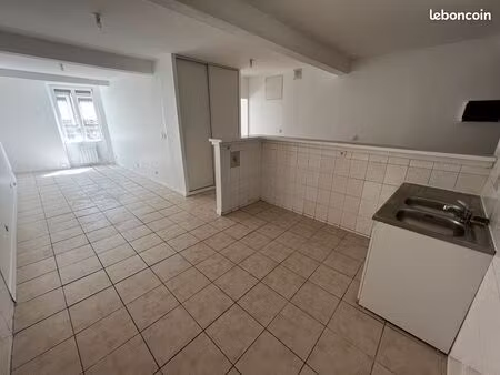appartement à vendre - t3 - 61 1m2 - centre ville tarare