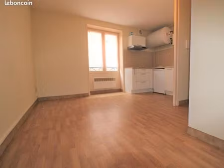 studio 1 pièce 31 m²