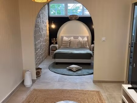 50 m2 rénové   avec jacuzzi   cuisine équipée