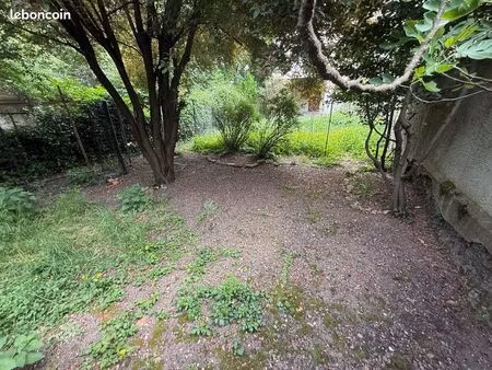 terrain / jardin privatif 70 m2 fermé et sécurisé