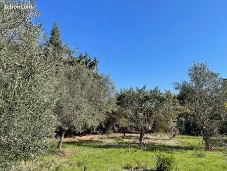 terrain 640 m² lancon provence