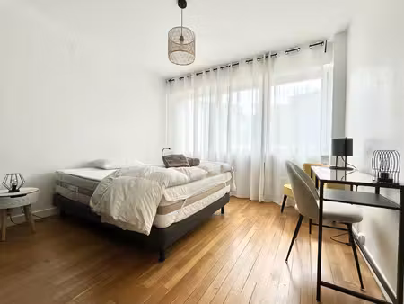 metz sablon - chambre meublée de 12 84 m2