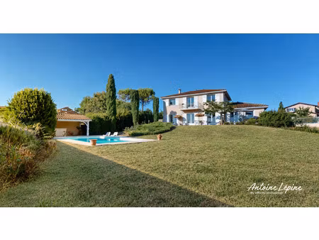 maison 7 pièces - 195 m²