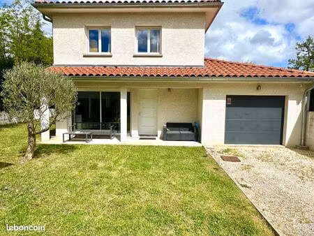 villa ecully ( carrefour )- 120 m2 - 5 chambres - ultra calme