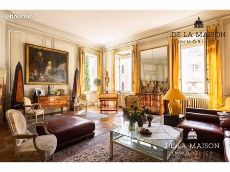 appartement en viager 7 pièces 252 m²