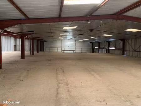 entrepôt 2700 m² marseille