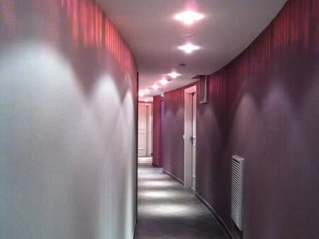t2 + garage  immeuble recent sis 150m de la mer  direct proprietaire nice promenadegambett
