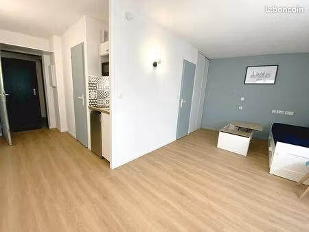 studio refait à neuf de 23 m2 avec parking privatif
