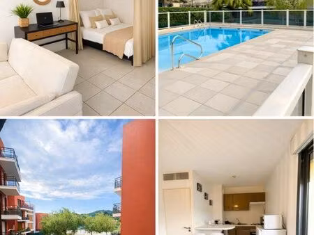 studio cosy 700