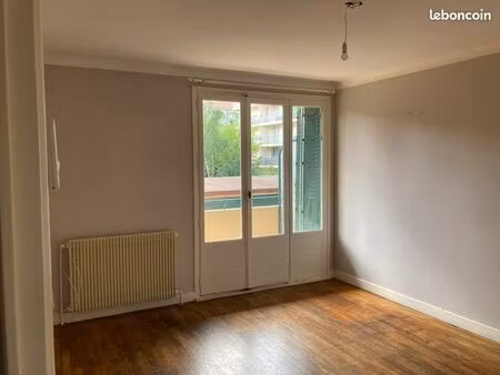 t2 rue françois gros - 69200 (limite 69008)