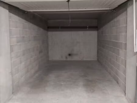 garage 1 place