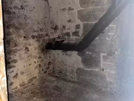 cave à louer metro sentier - porte securisé individuelle - betonnée