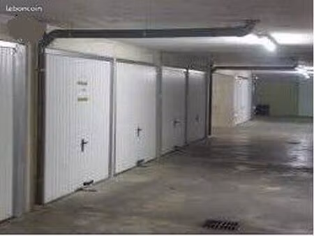 garage/parking voiture box automobile fermé 18m2