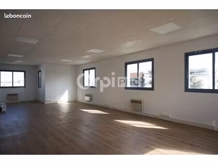 bureau 86 m²