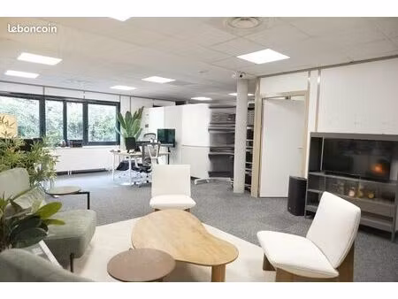 bureaux 124 m²