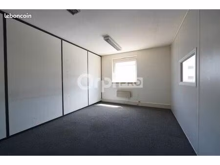 bureau 63 m²