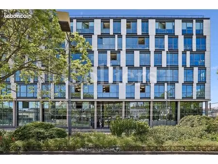 bureaux 1 000 m²