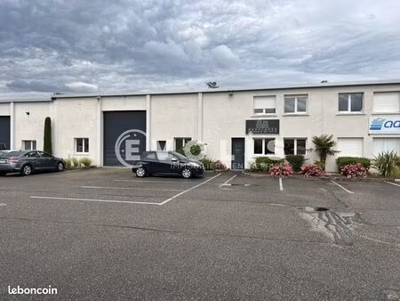local d'activité 1 397 m²