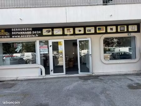 murs + box a vendre proche du port de toulon