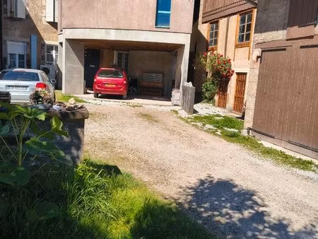 vends grand appartement de plein pied