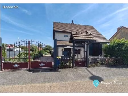 propriété 8 pièces 100 m²
