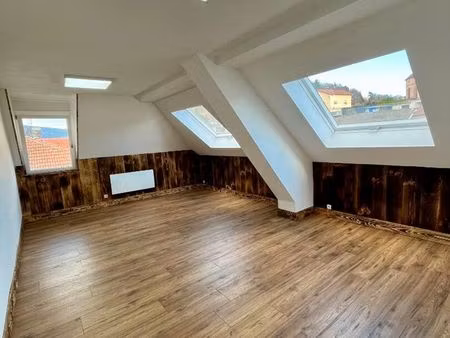 loft 3 pièces 80 m²