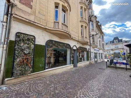 local commercial 180 m²