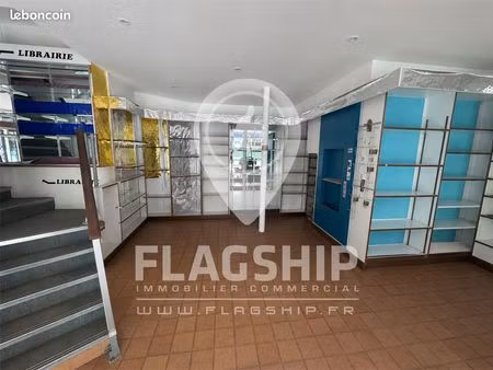 local commercial 127 m² paris