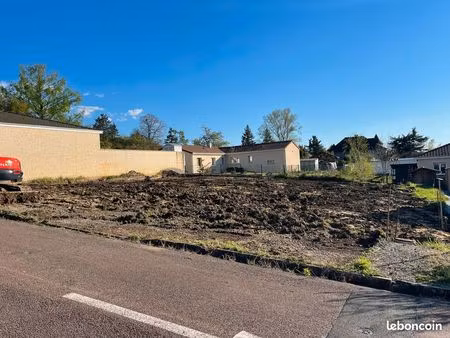 terrain viabilisé à vendre de 700 m2 - cusset limite vichy (5mn)