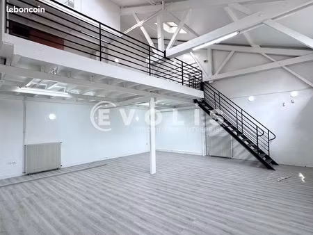 bureau 210 m²