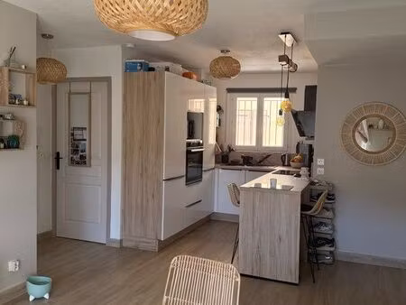 appartement t2 à vendre balcon et place de parking entièrement rénové