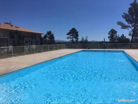 3 pièces récent piscine et parking