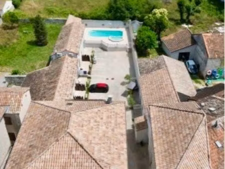 appartement f2 avec piscine ruoms centre