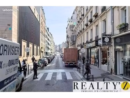local commercial 742 m²