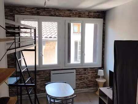 loue studio meublé équipé