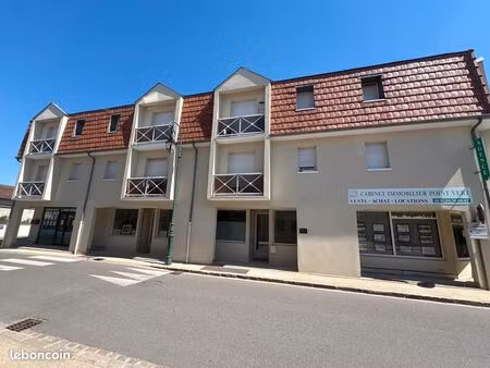 local commercial 46 m2 à vert-le-grand 91810