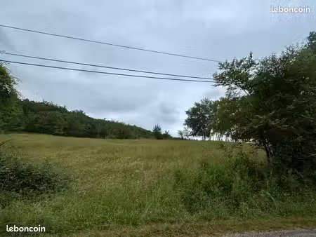 pré de 48 ares à louer