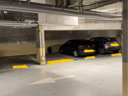 place de parking sécurisée – 1er sous-sol – proche t2 / train l / commerces