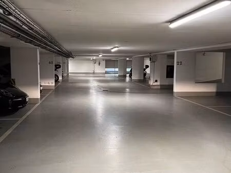 parking a louer