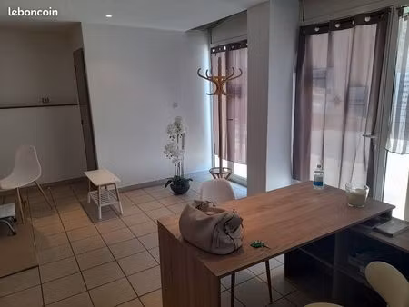 bureau 30 m²