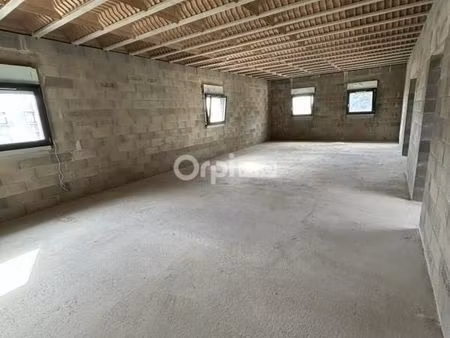 bureau 70 m²