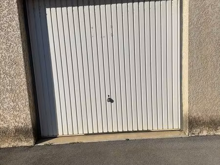garage fermé 18 m2 avec mezzanine