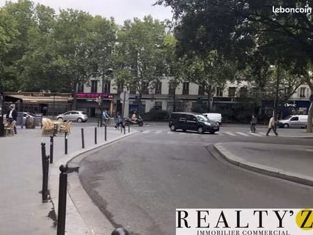 local commercial 742 m²