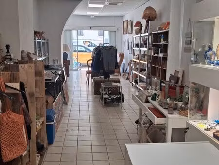 local commercial 100m2