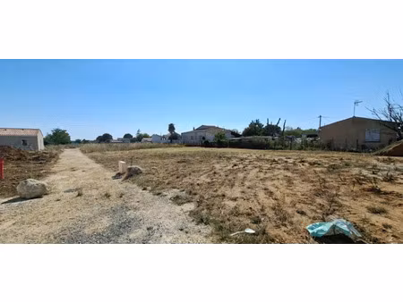 vente terrain 701 m² à le gua (17600)  79 000 €