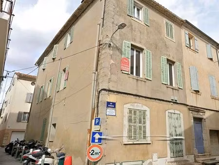 ? lot de 3 appartements + cave 74 m² — centre village — 480 000 ◊ le beausset (83330) — va